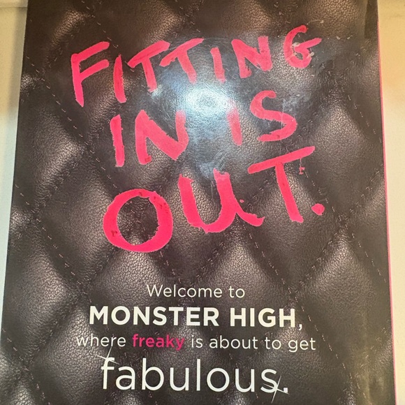 Monster High Book - Picture 2 of 4